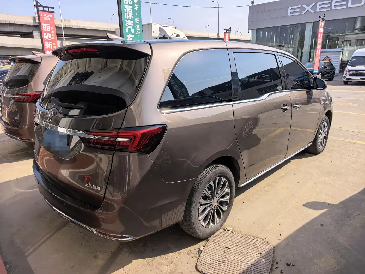 Buick GL8 2023 Land Business Class 652T Luxury фото 4
