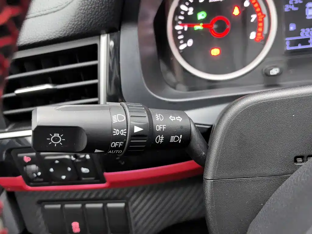 Dongfeng Fengxing Fengxing T5 2020 2020 1.6L Manual Comfort China VI