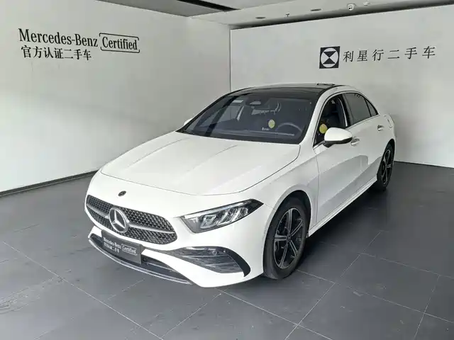 Mercedes-Benz A-Class 2023 A 200 L Fashion — фото 1