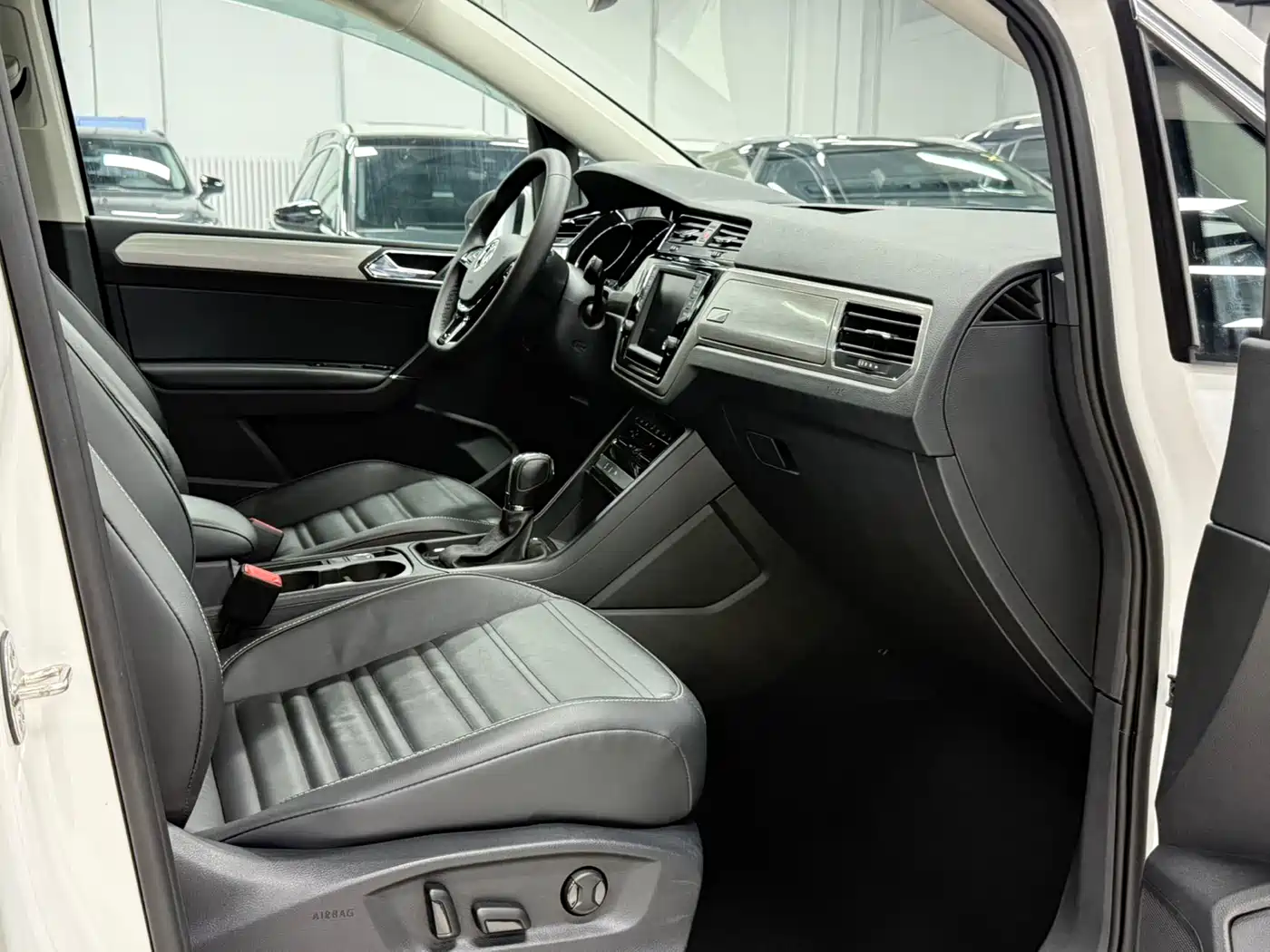 Volkswagen Touran 2022 2022 Touran L 280TSI DSG Frontier Edition 7-seater