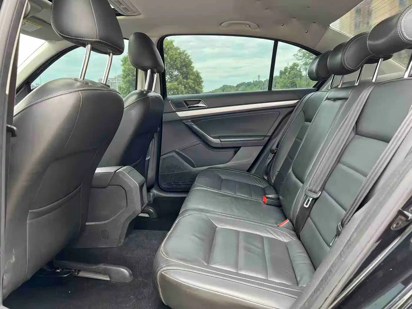 Volkswagen Lavida 2015 1.6L Automatic Comfort Edition фото 28