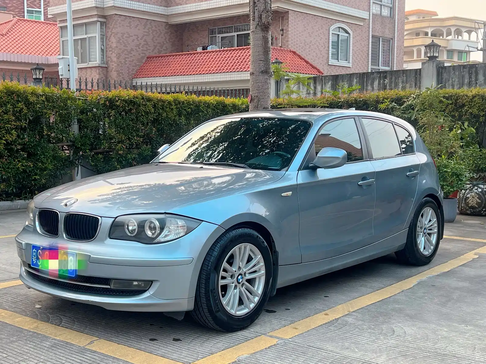 صورة 1 - BMW 1 Series (Import)