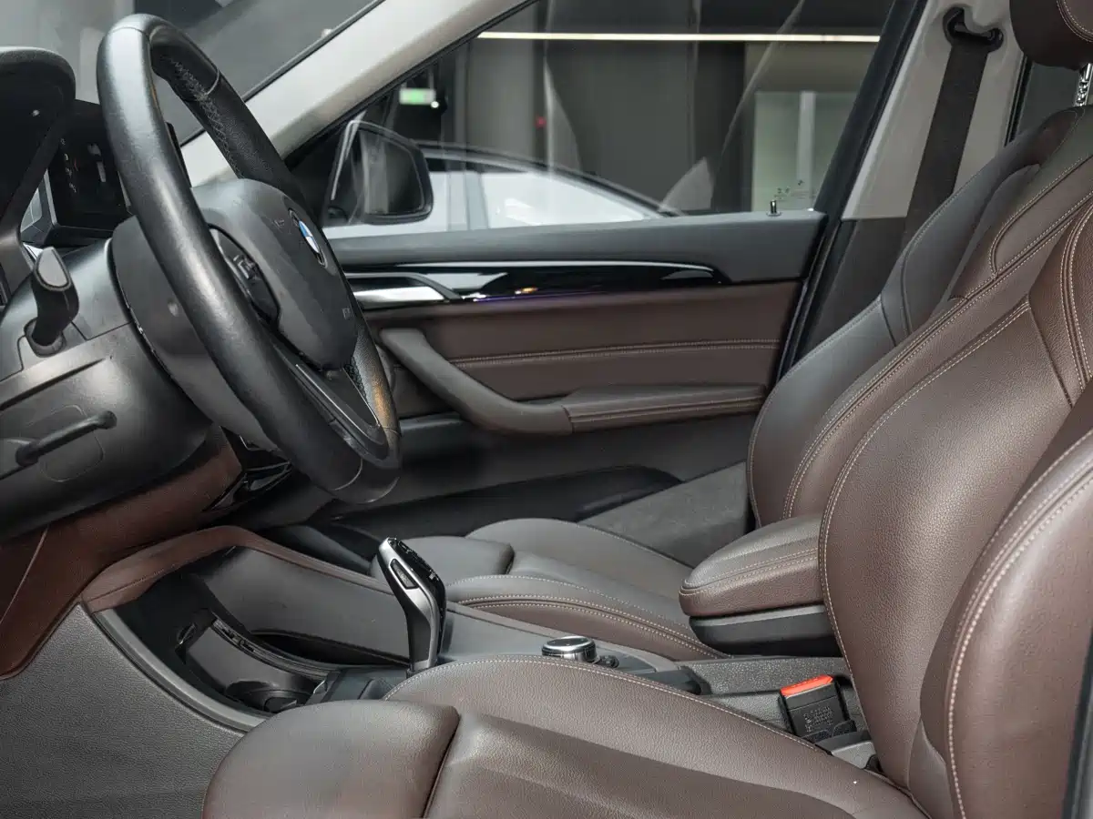 BMW X1 2022 sDrive20Li Fashion фото 16