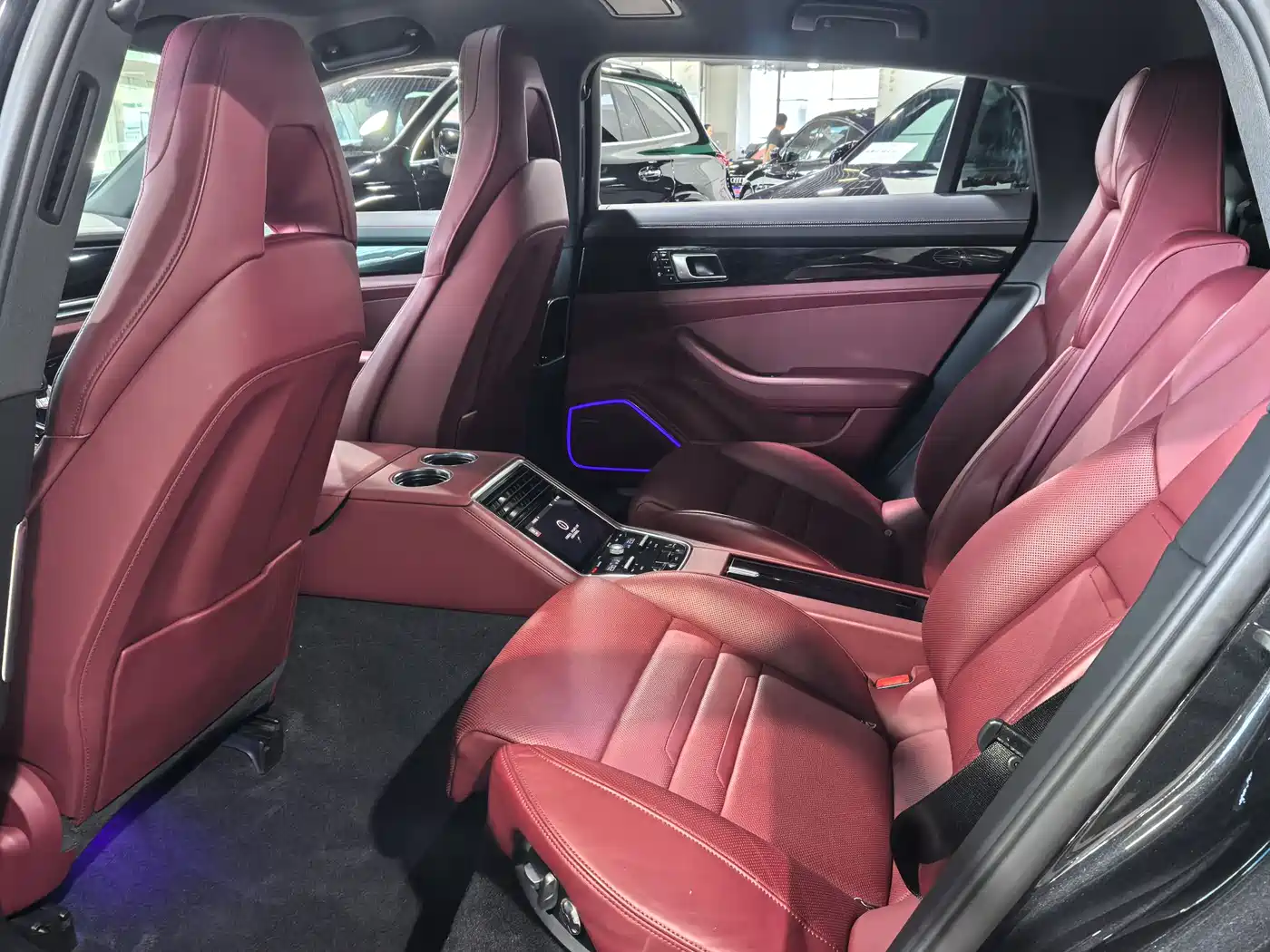 Porsche Panamera 2019 Panamera 4 Executive Long Wheelbase 2.9T фото 12