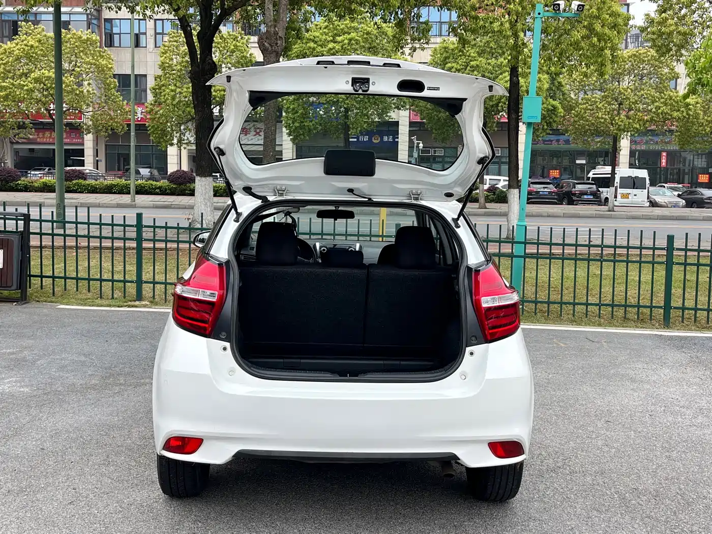 Toyota YARiS L Zhi Xuan 2021 1.5L CVT Leading Edition фото 8