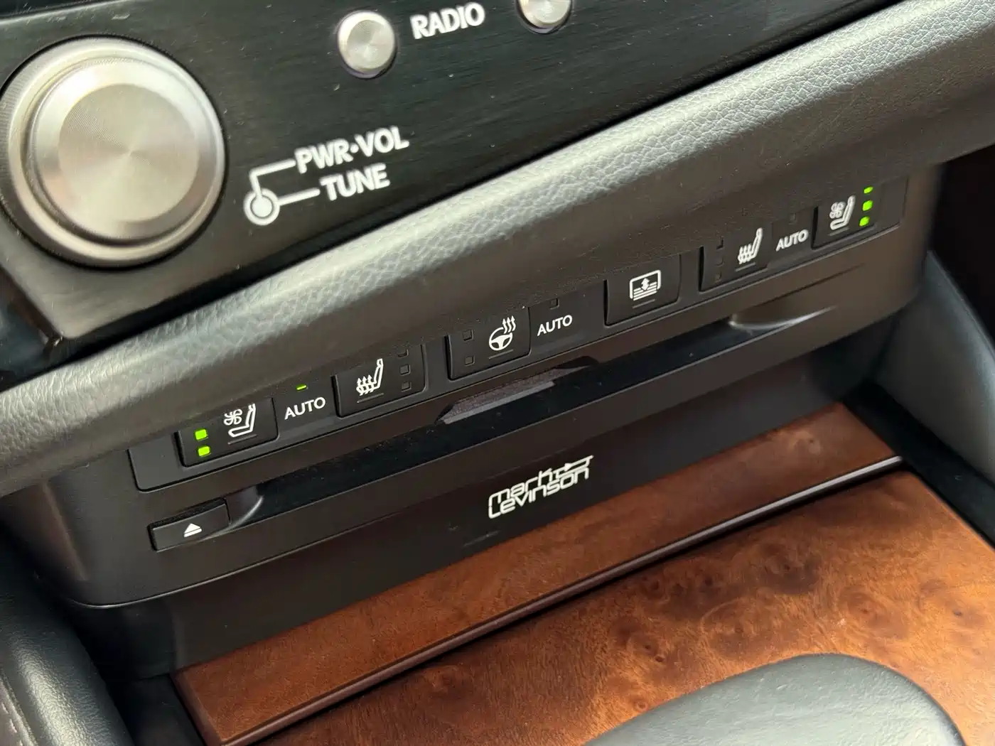 Lexus ES 2021 300h Executive Edition фото 13