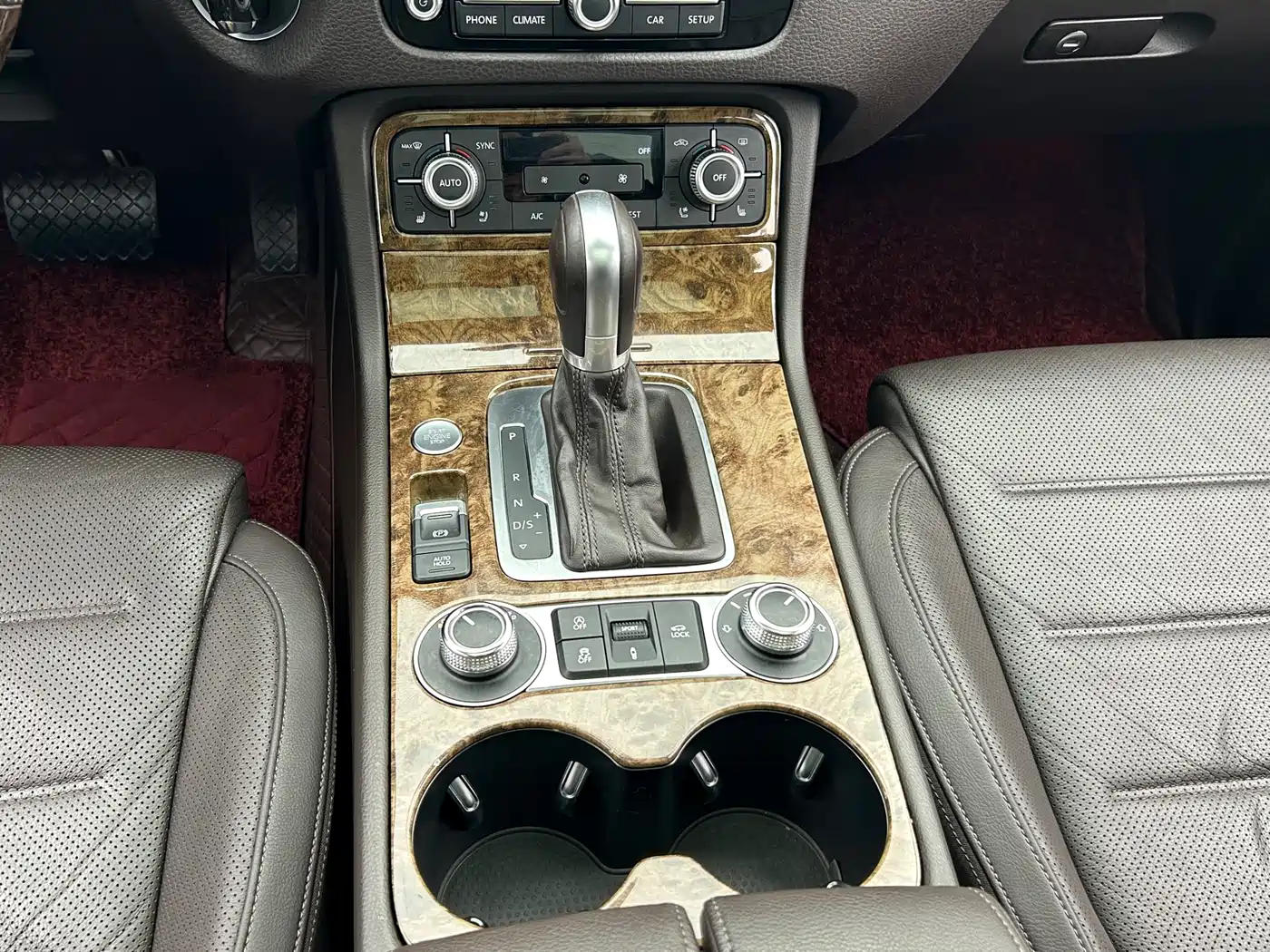 Volkswagen Touareg 2017 3.0TSI Explorer Edition фото 10