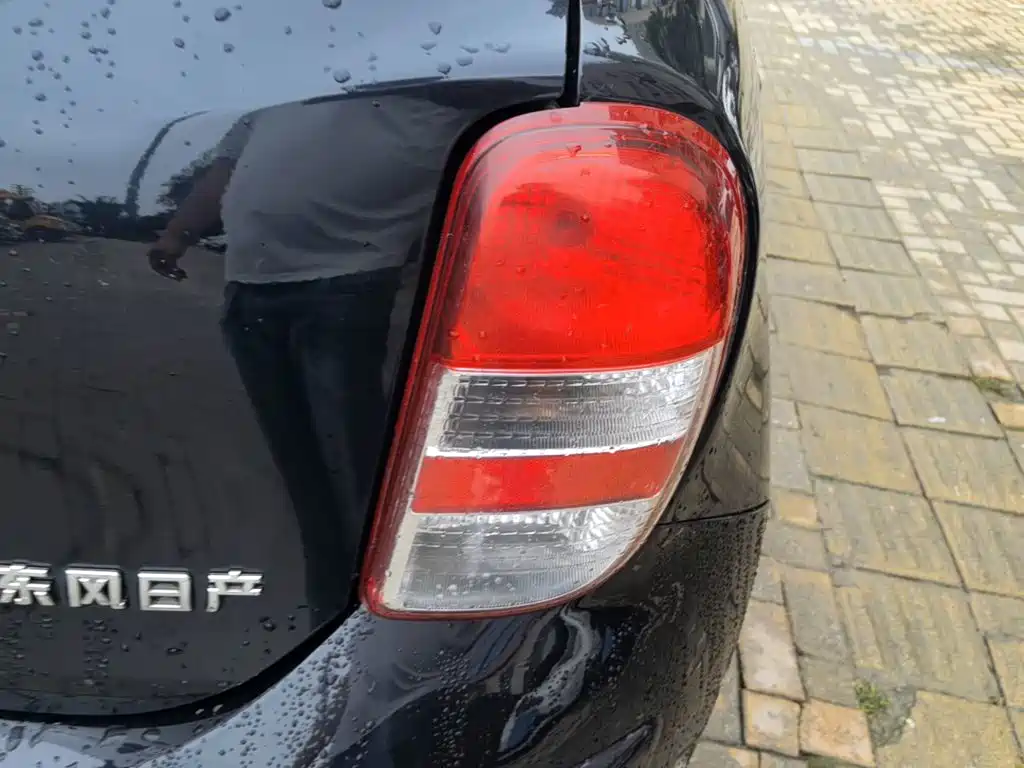 Nissan March 2016 2010 1.5L Automatic Easy Shine Edition
