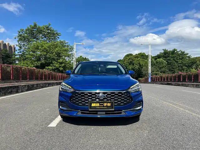 Ford Focus Седан, EcoBoost 180, автомат, Sharp Trend
