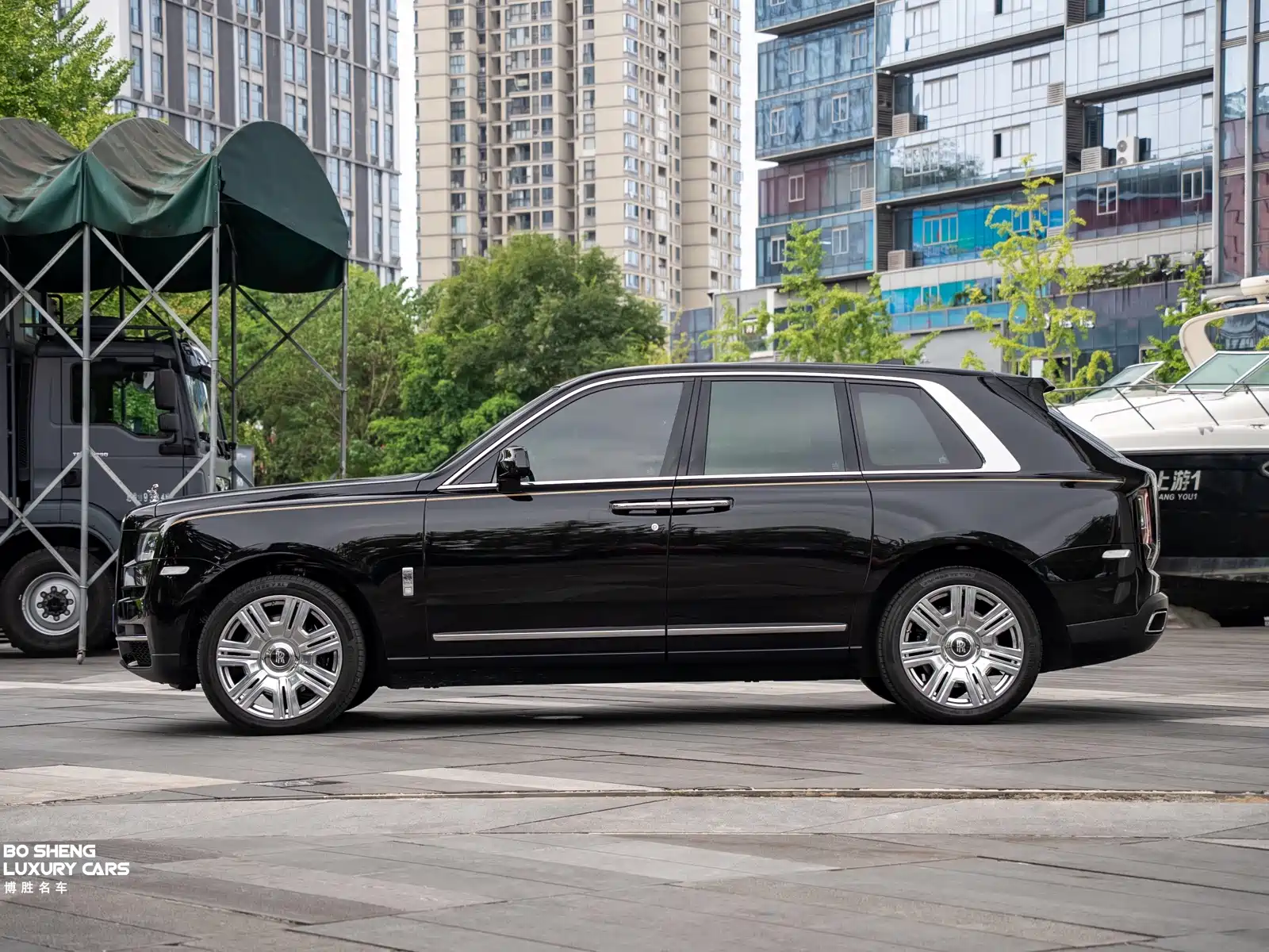 Фото 4 - Rolls-Royce Cullinan