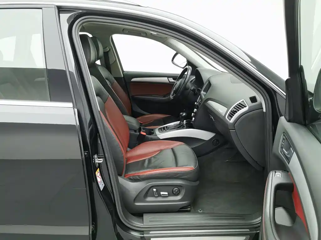 Audi Q5 2018 2017 Plus 40 TFSI Technology