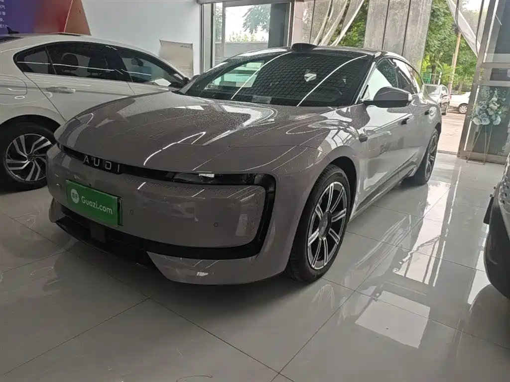 Audi E5 Sportback 2025 300kw 2WD