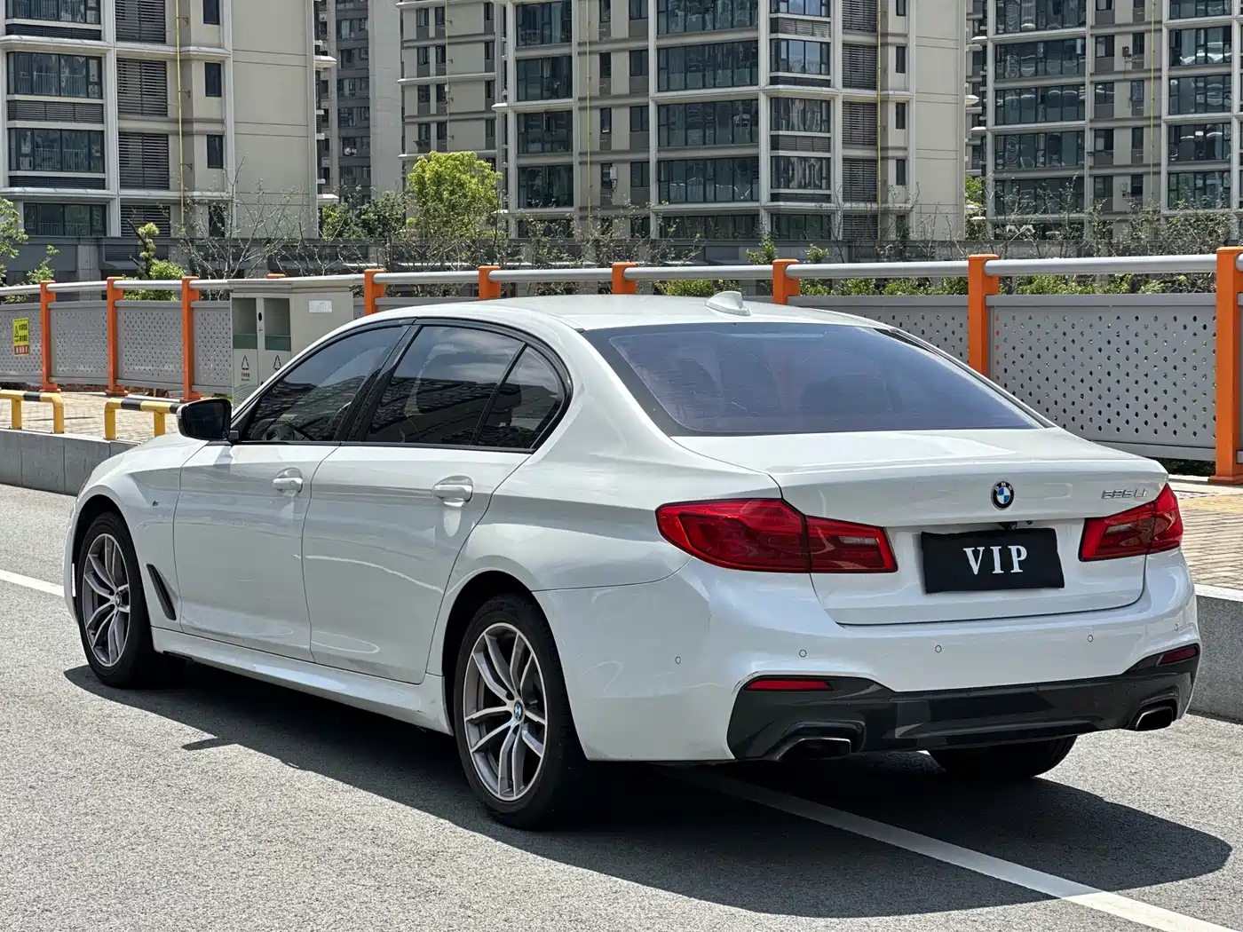 BMW 5 Series 2019 525Li M Sport Package фото 15