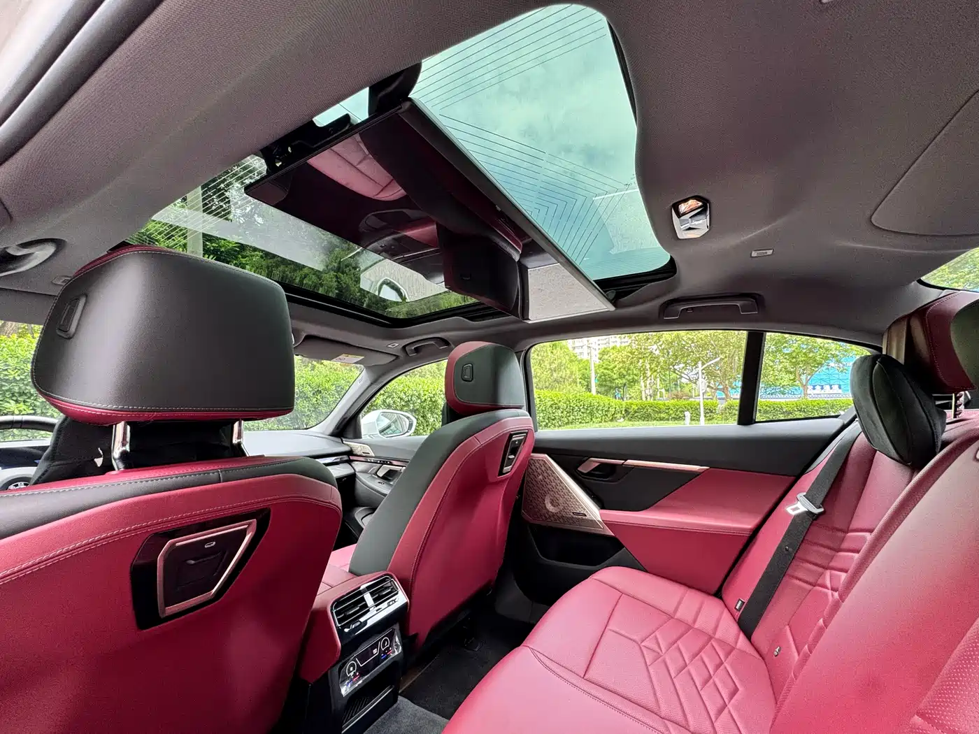 BMW 5 Series 2025 530Li Premium M Sport Package фото 20