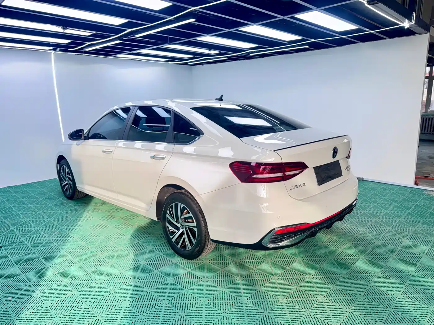 Volkswagen Lavida 2023 280TSI DSG Starlight Comfort Edition фото 4