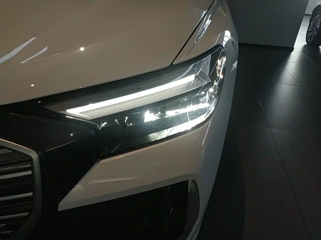 Audi Q4 e-tron 2025 2024 40 e-tron Pioneer Edition