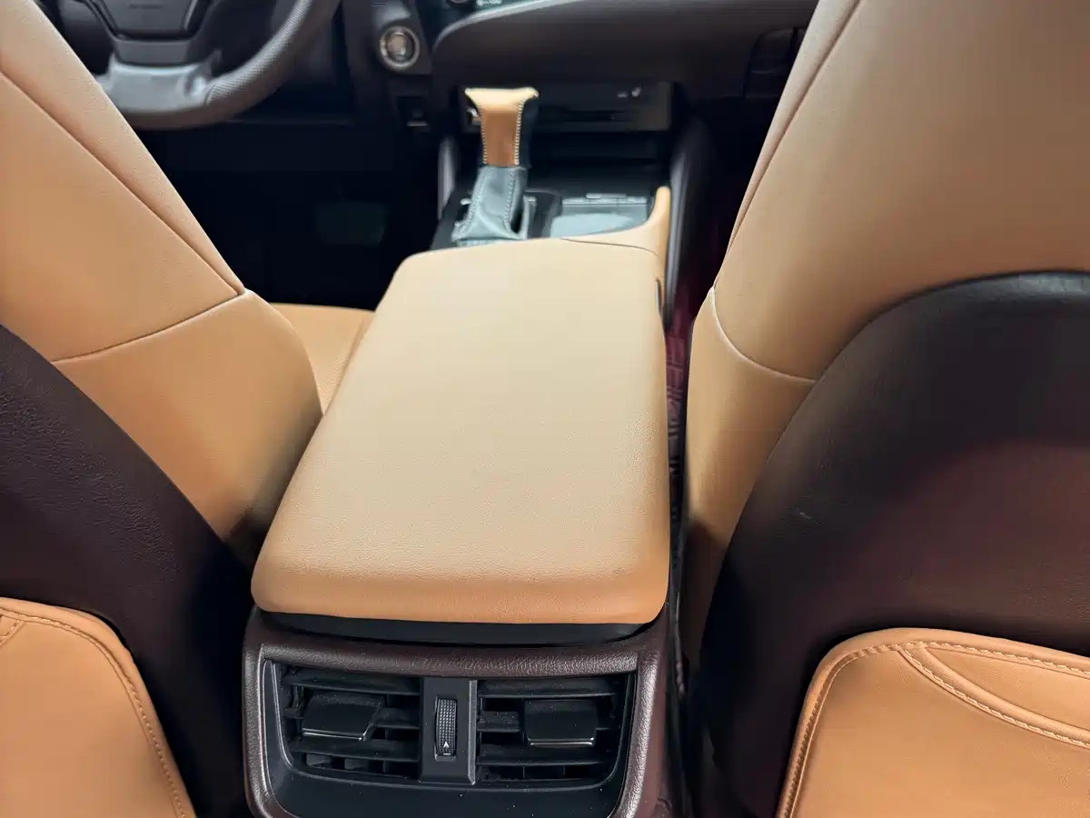 Lexus ES 2020 200 Excellence фото 16