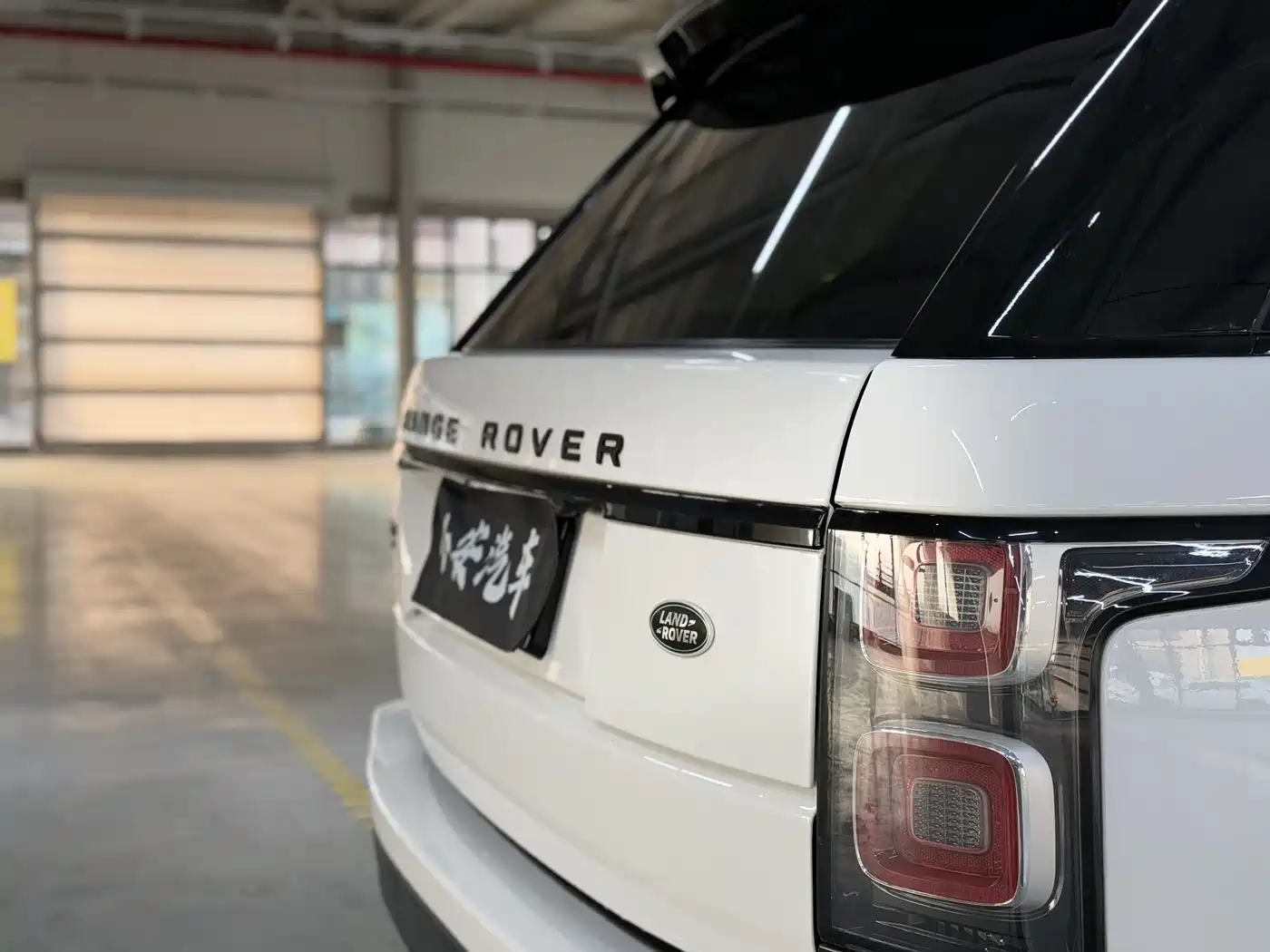 Land Rover Range Rover 2022 3.0 L6 400PS Heritage Extended Classic Edition фото 22