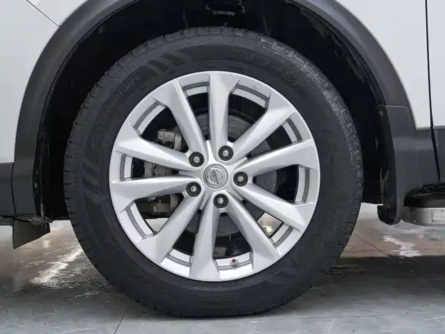 Nissan Qashqai 2016 2.0L CVT Elite Edition — фото 5