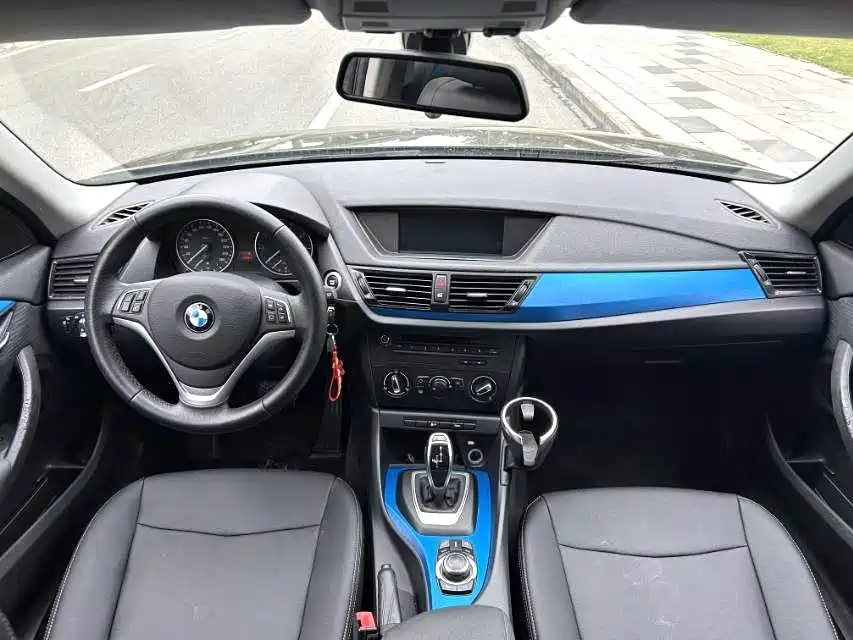 BMW X1 2014 sDrive18i Fashion Edition фото 8