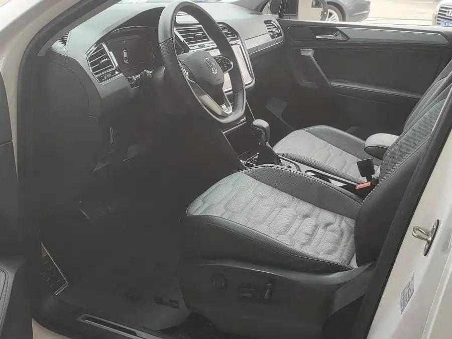 Volkswagen Tiguan X 2021 330TSI 2WD Flagship фото 4