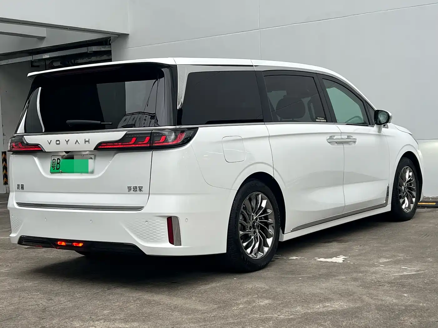 Voyah Auto Voyah Dreamer 2022 Low-carbon Dream+Smart Package фото 15
