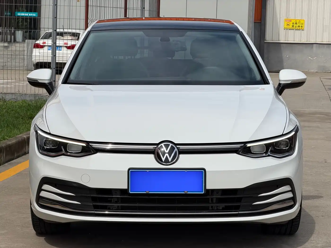 Volkswagen Golf 2023 Facelift 280TSI DSG Pro фото 2
