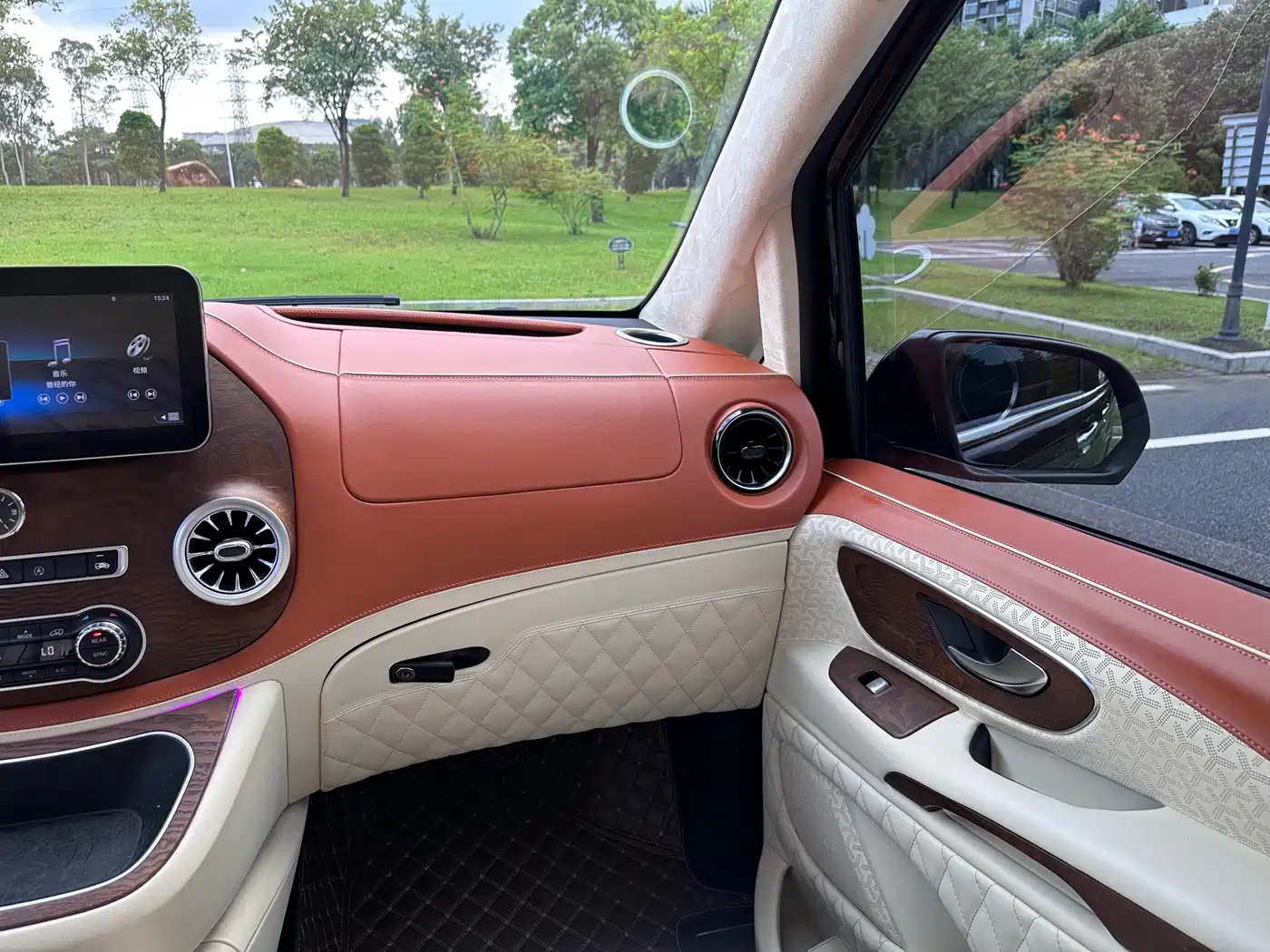 Mercedes-Benz Vito 2021 2.0T Business Edition 7-seater фото 6