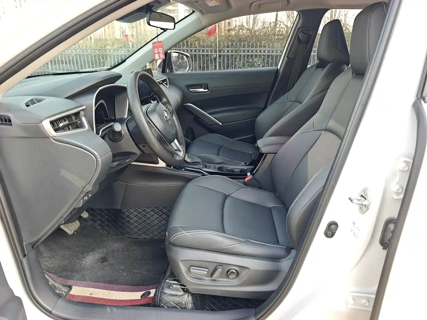 Toyota Frontlander 2024 2.0L CVT Luxury Edition фото 13