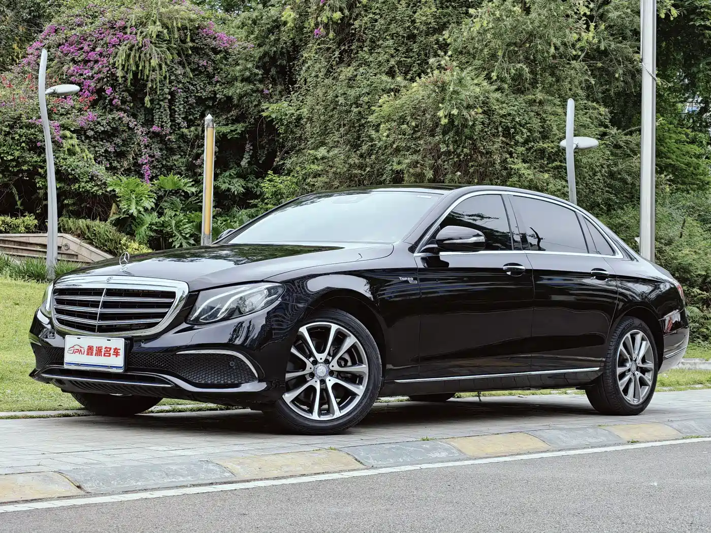 Mercedes-Benz E-Class 2017 E 200 L 4MATIC
