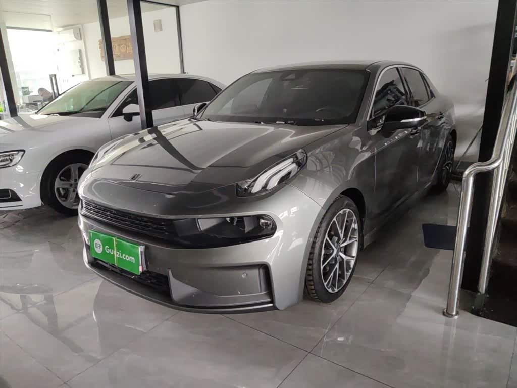 Lynk & Co 03