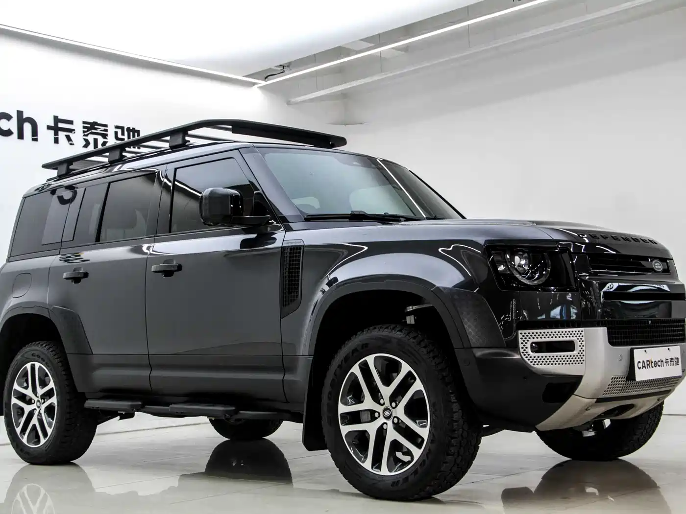 Land Rover Defender 2025 110 3.0T P400 Dark Special Edition фото 11