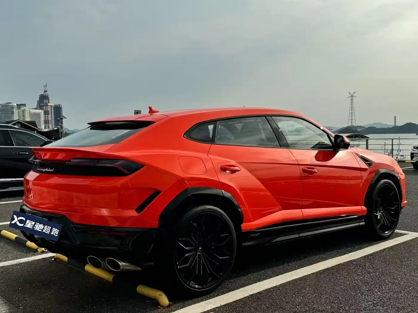 Lamborghini Urus SE 2025 2025 4.0T Standard Edition