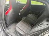 Фото 5 - Volkswagen Golf GTI