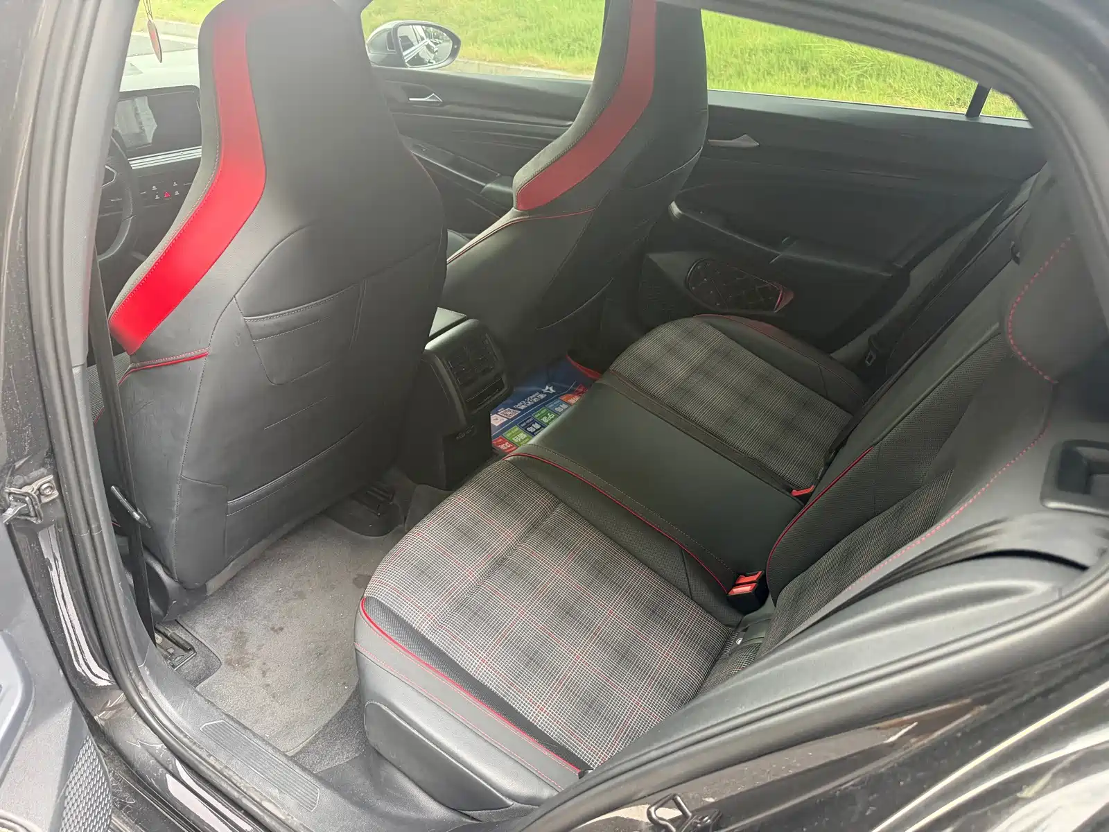 Фото 5 - Volkswagen Golf GTI