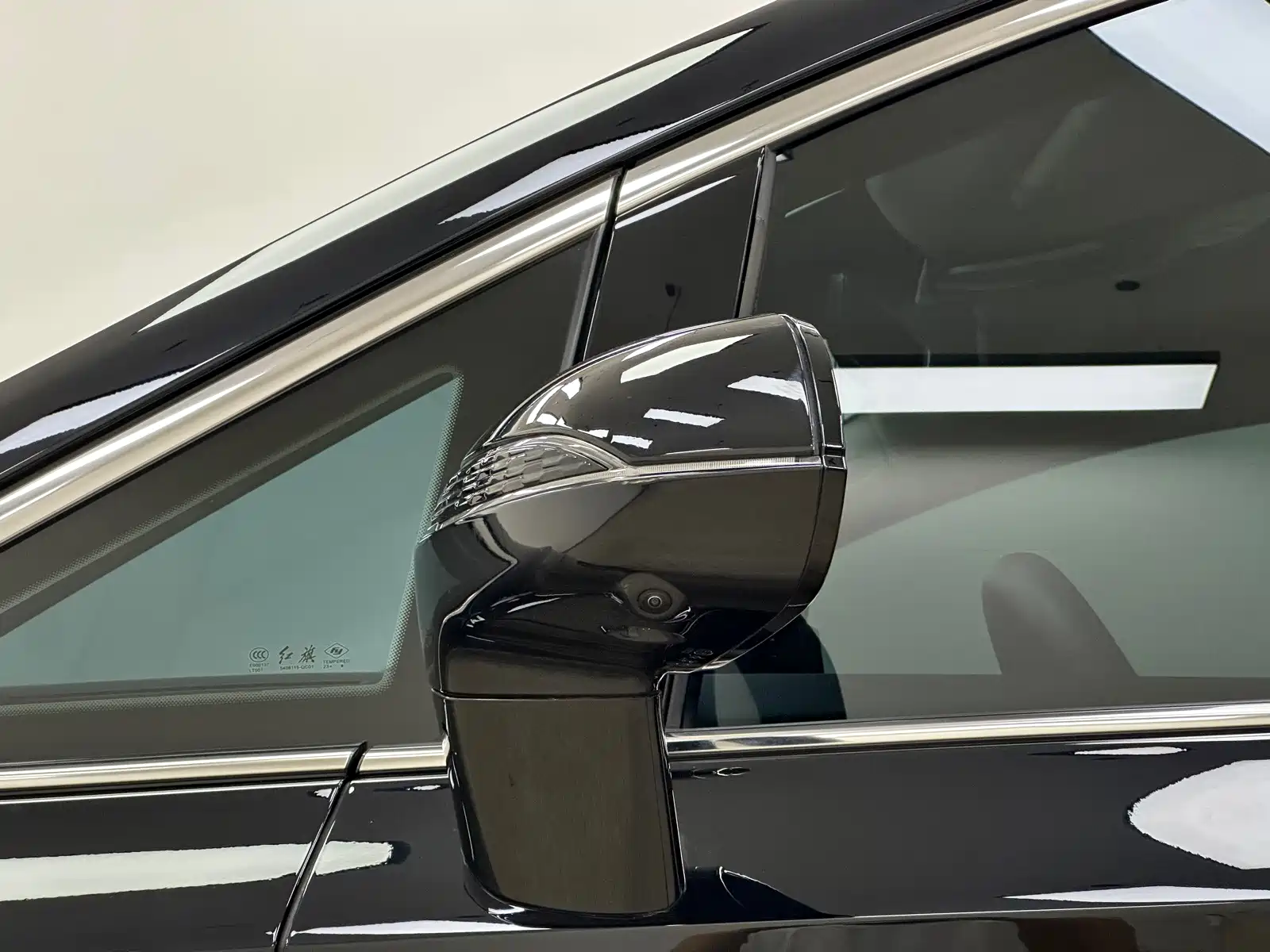 Фото 12 - Hongqi HQ9 PHEV