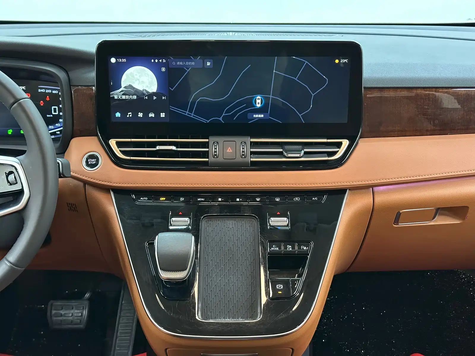 Фото 27 - Hongqi HQ9 PHEV