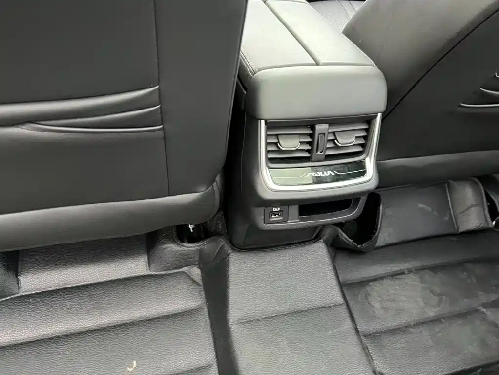 Dongfeng Aeolus Yixuan MAX 2022 2021 1.5T Super Cool Dad Edition