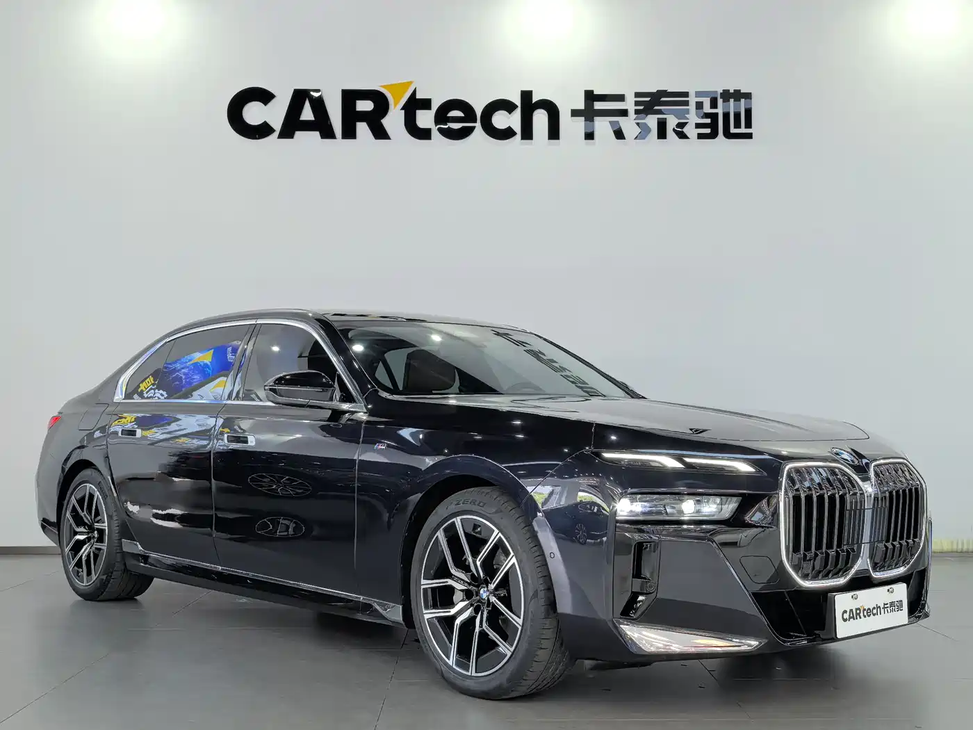 BMW 7 Series 2023 Model 735Li M Sport Package фото 10