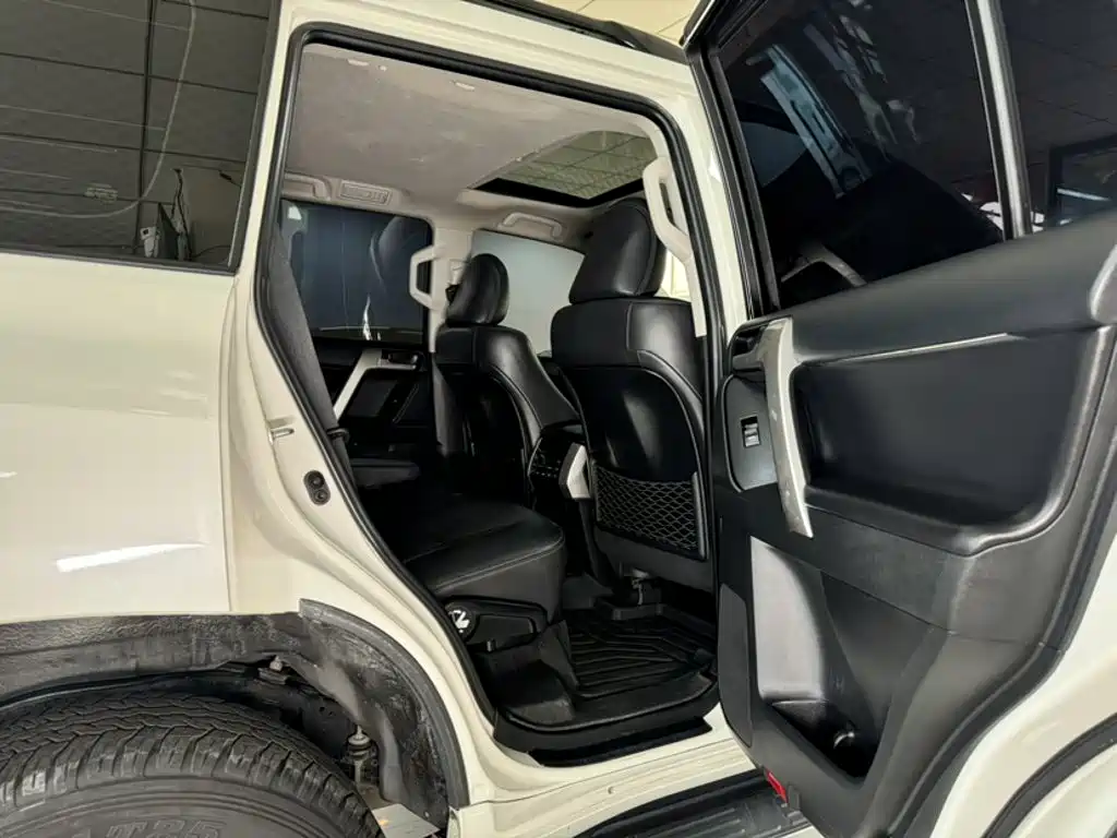 Toyota Prado 2020 2018 3.5L Automatic TX-L Rear-mounted Spare Tire