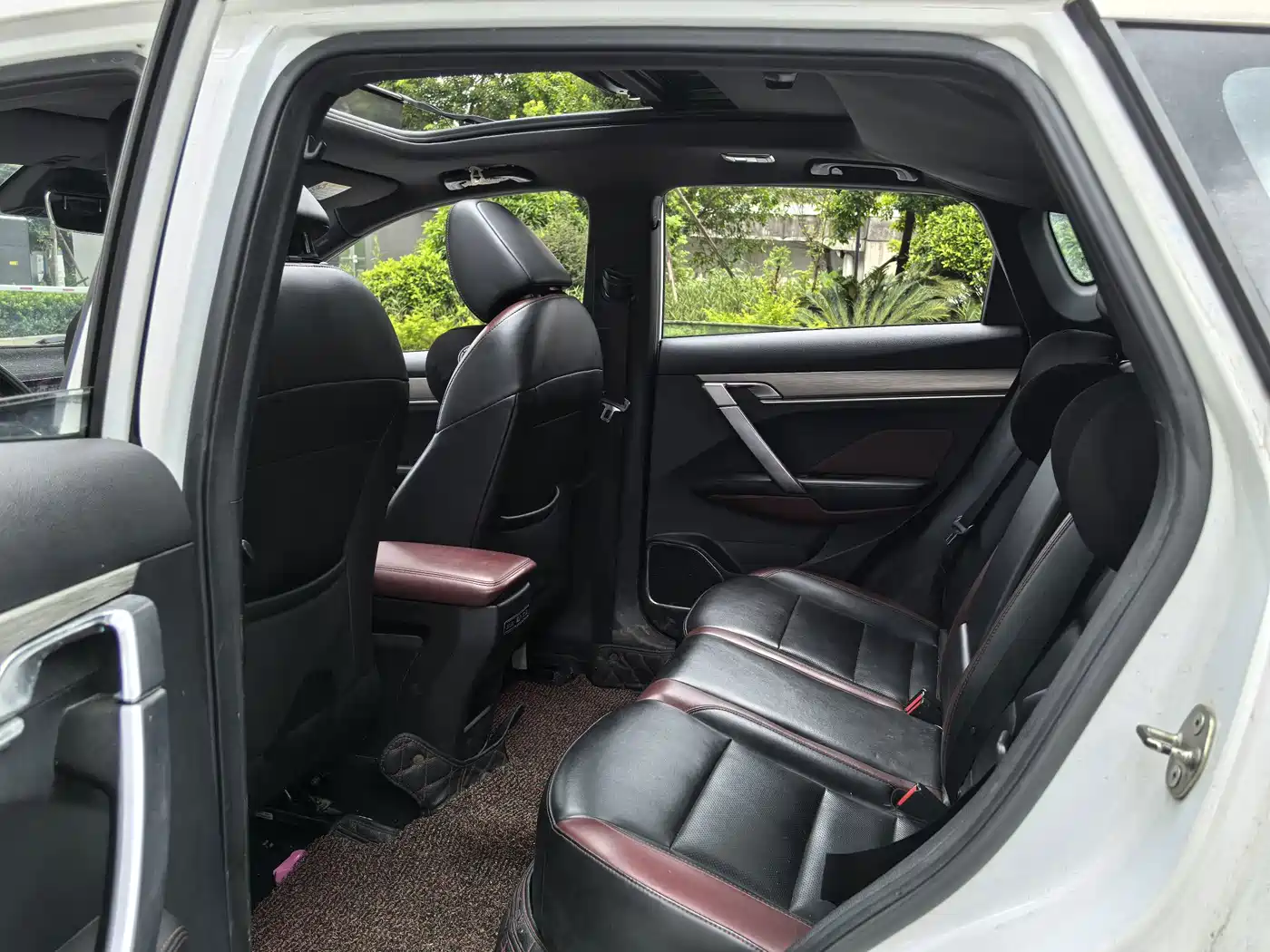 Фото 7 - Geely Binyue