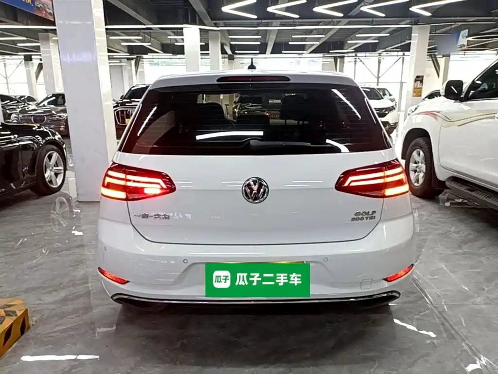 Volkswagen Golf 2020 Beloved Edition 200TSI DSG Comfort Progressive фото 6