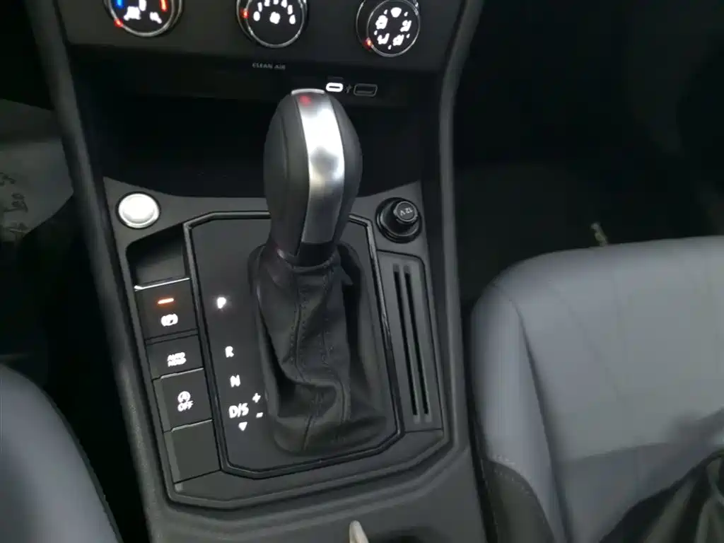 Volkswagen Lavida 2024 Model 1.5L Automatic Starlight 5 Million Edition фото 14