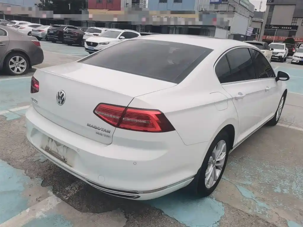 Volkswagen Magotan 2018 330TSI DSG Luxury фото 7
