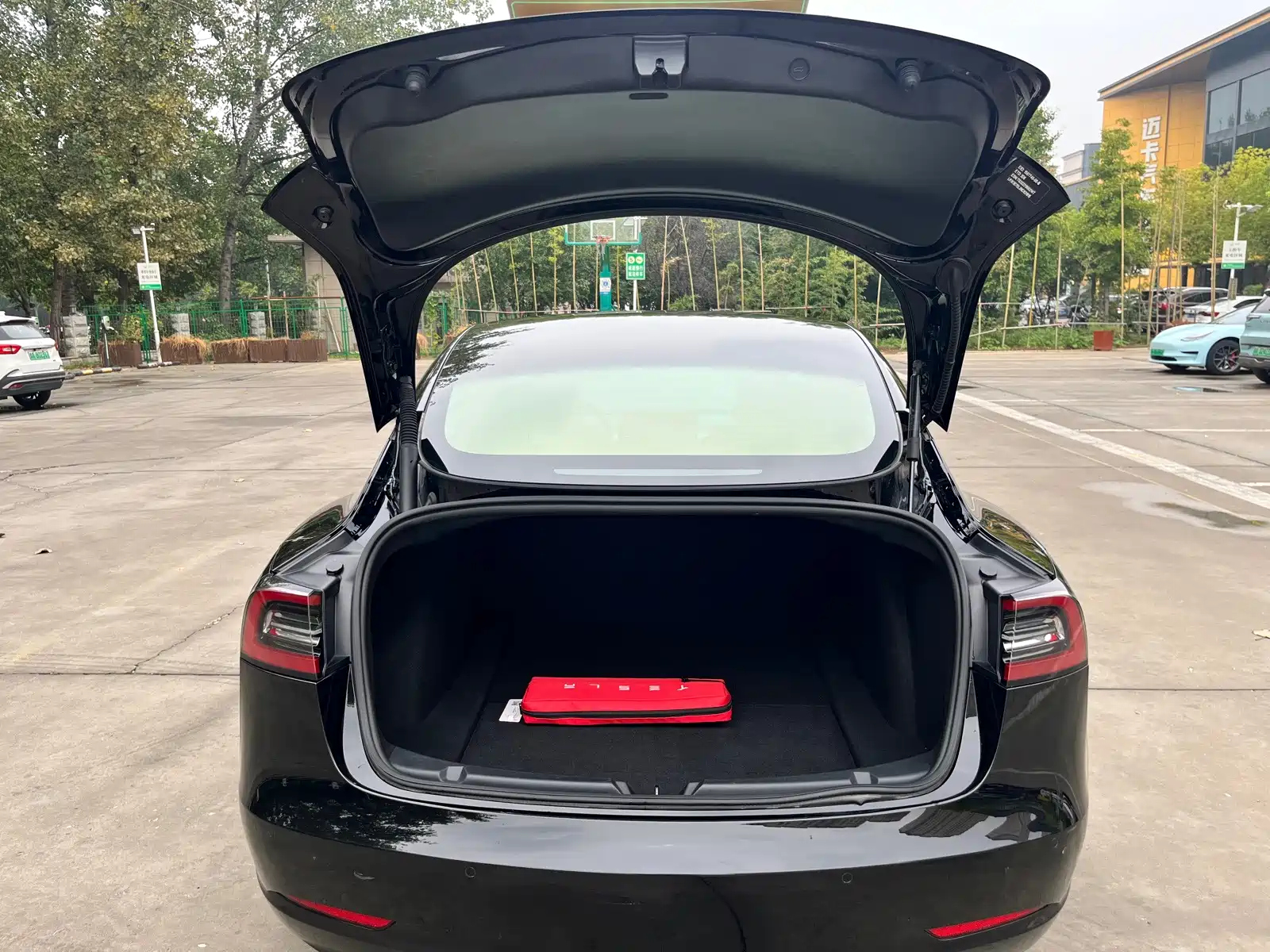 Фото 13 - Tesla Model 3