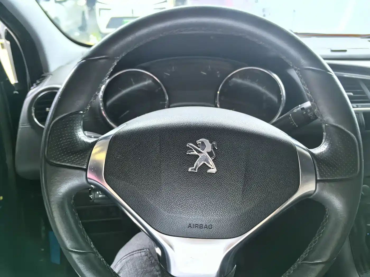Peugeot 3008 2013 1.6THP Automatic Prestige Edition фото 8