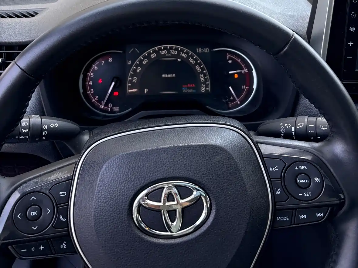 Toyota RAV4 Rongfang 2020 2.0L CVT 4WD Premium Edition фото 12