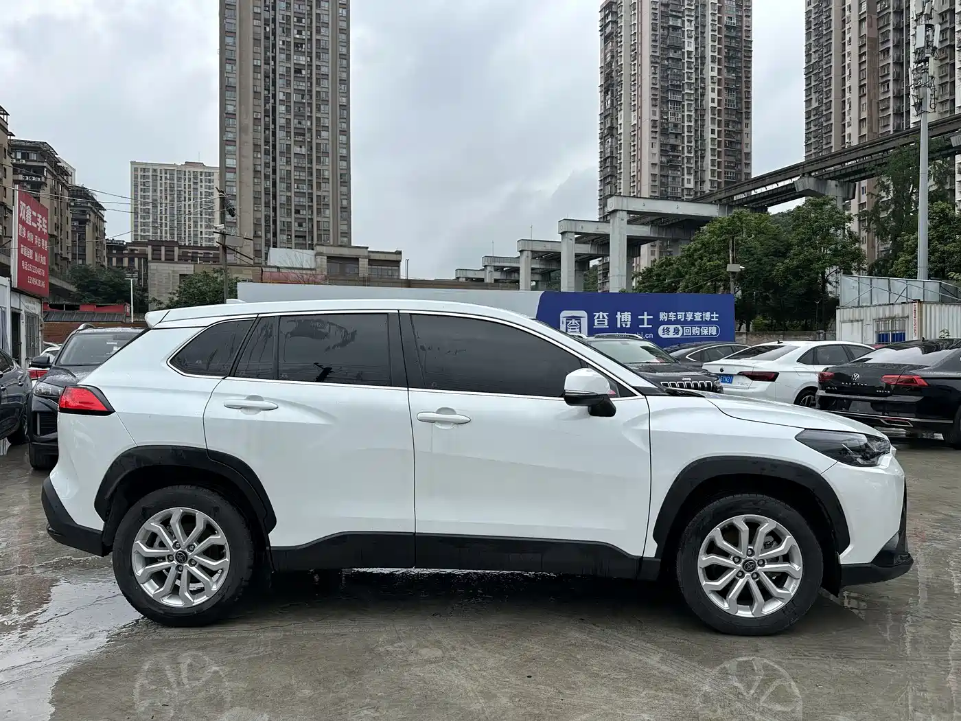 Toyota Frontlander 2023 2.0L CVT Leading Edition фото 4
