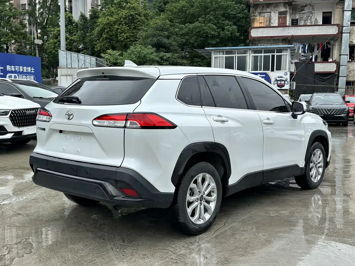 Toyota Frontlander 2023 2.0L CVT Leading Edition фото 6