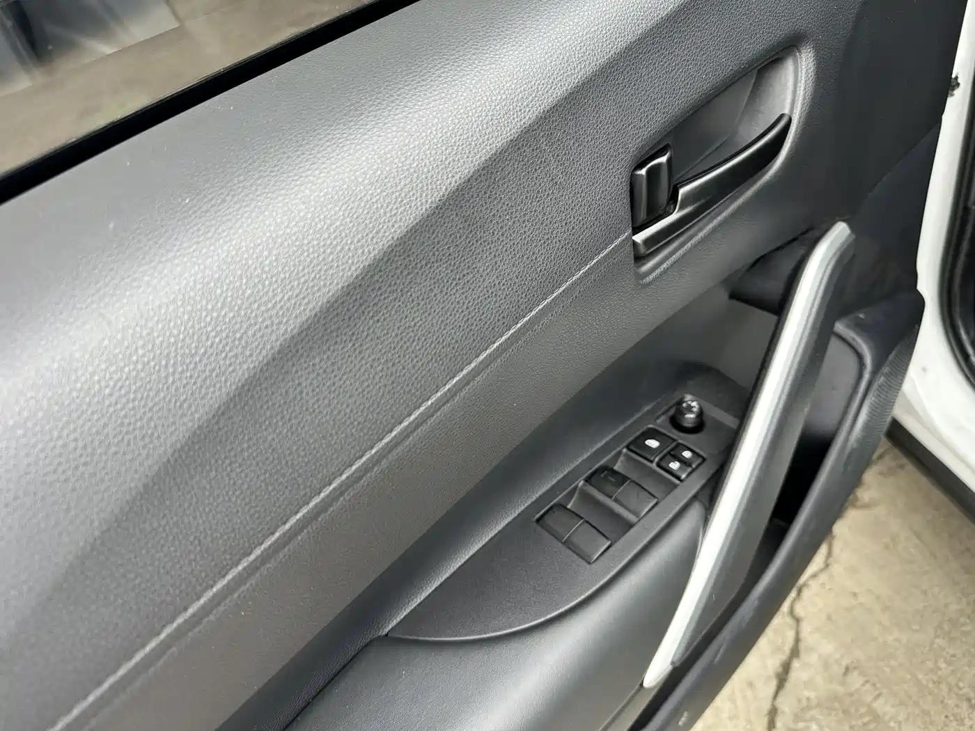 Toyota Frontlander 2023 2.0L CVT Leading Edition фото 19